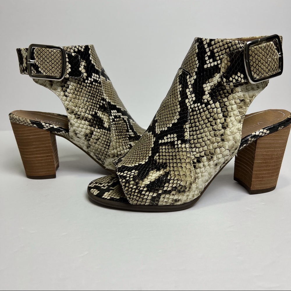 Vionic Snake Print Open Toe Heeled Sandal Size 8 … - image 1